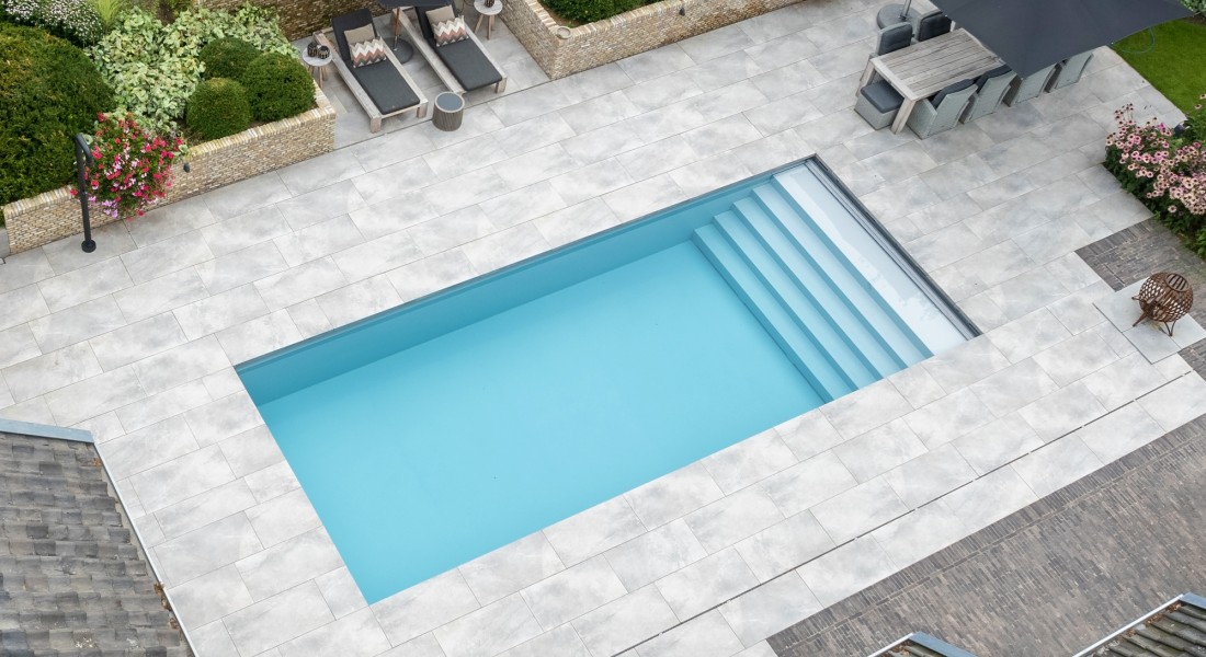 Duurzaam zwembad bouwen: milieuvriendelijke materialen en technieken