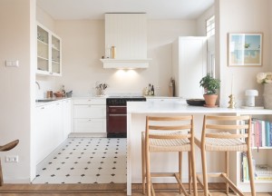 Landelijke witte keuken met fornuis | Kitchenstudio - Kitchenstudio