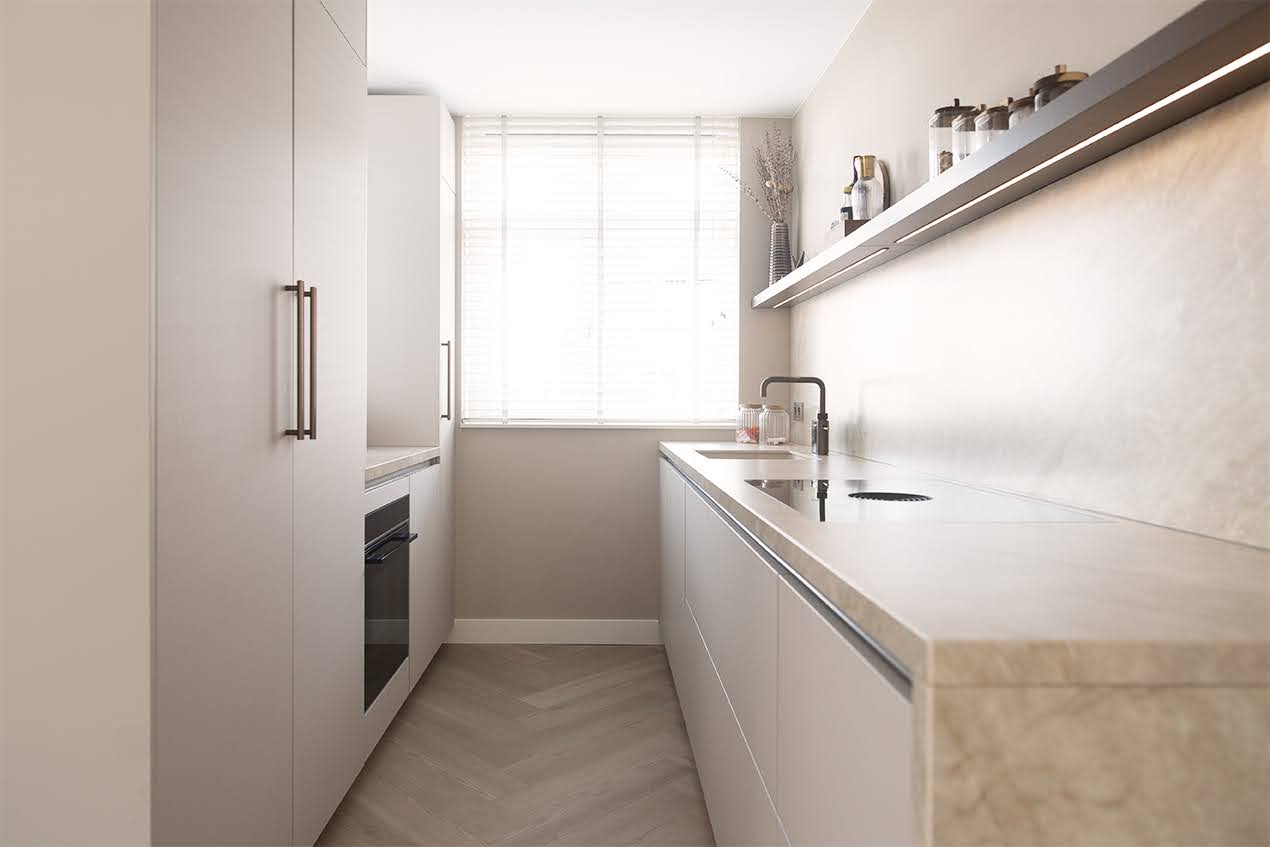 Beige keuken op maat gemaakt | Kitchenstudio