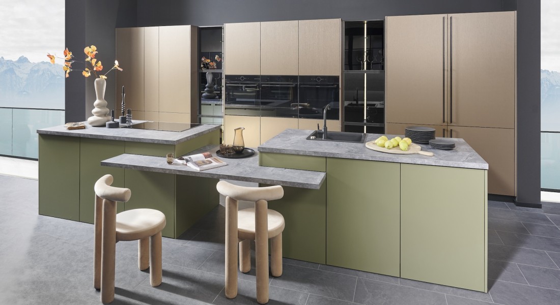 Moderne keuken met kookeiland van Brigitte Keukens