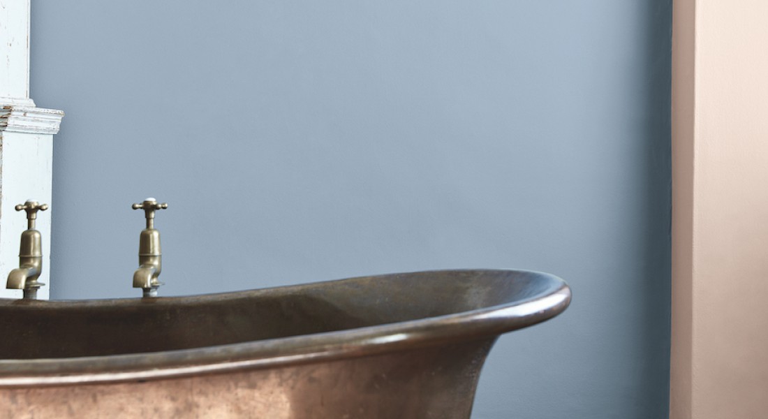 Kleur in de badkamer met zachte pasteltinten