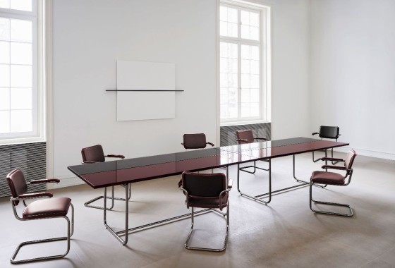 Jil Sander geeft iconische Thonet ontwerpen een nieuw gezicht