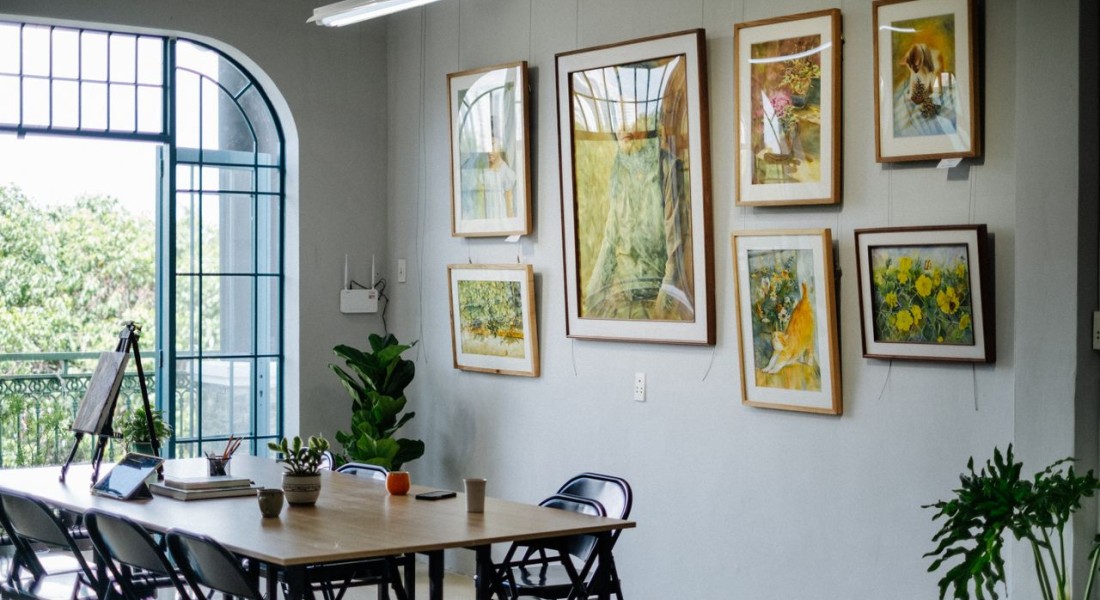 Waarom hangt er steeds vaker een fotolijst in de badkamer?