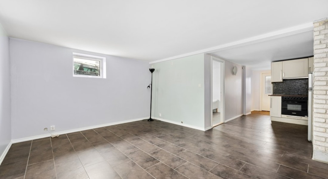 Plinten kiezen voor een strakke afwerking van uw vloer in huis