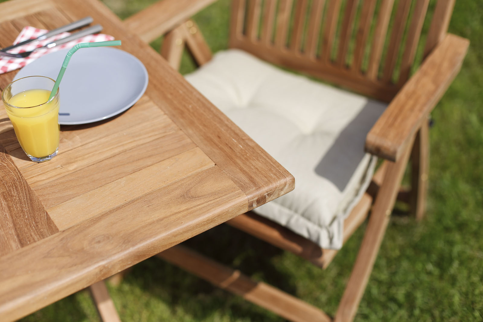 Teakhouten Tuintafel Inklapbaar – Vierkant | 70x70x75 cm | Duurzaam en Praktisch