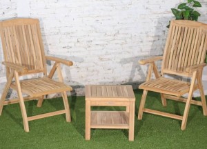 Twee Verstelbare Teakhouten Tuinstoelen met Bijzettafel 50x50x45 met onderblad