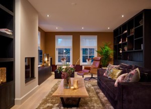 Eigentijdse woonkamer met een vleugje glamour - 