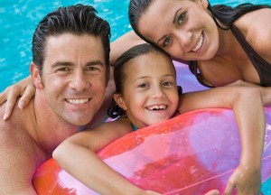 Dit zijn de belangrijkste zwembad benodigdheden - 