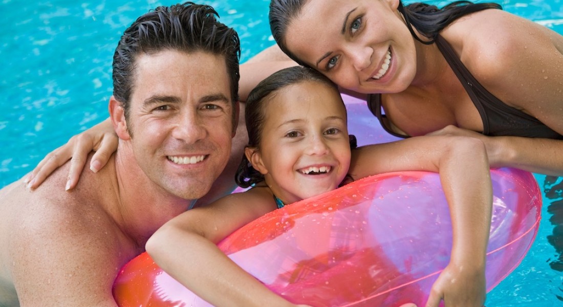 Dit zijn de belangrijkste zwembad benodigdheden