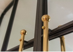 Binnenkijken: Stalen taatsdeuren op maat gemaakt - 