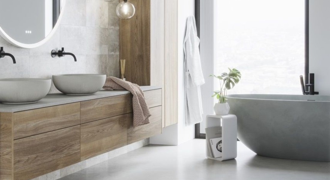 Scandinavische Badkamer Met Vrijstaand Bad: Zo Maak Je de Look
