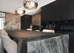 Zwarte high end keuken | Kitchenstudio