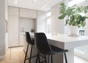 Groots keukendesign op minimale vierkante meters