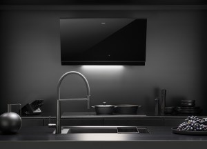 Zwart tot in de details: één stijl voor de hele keuken - 