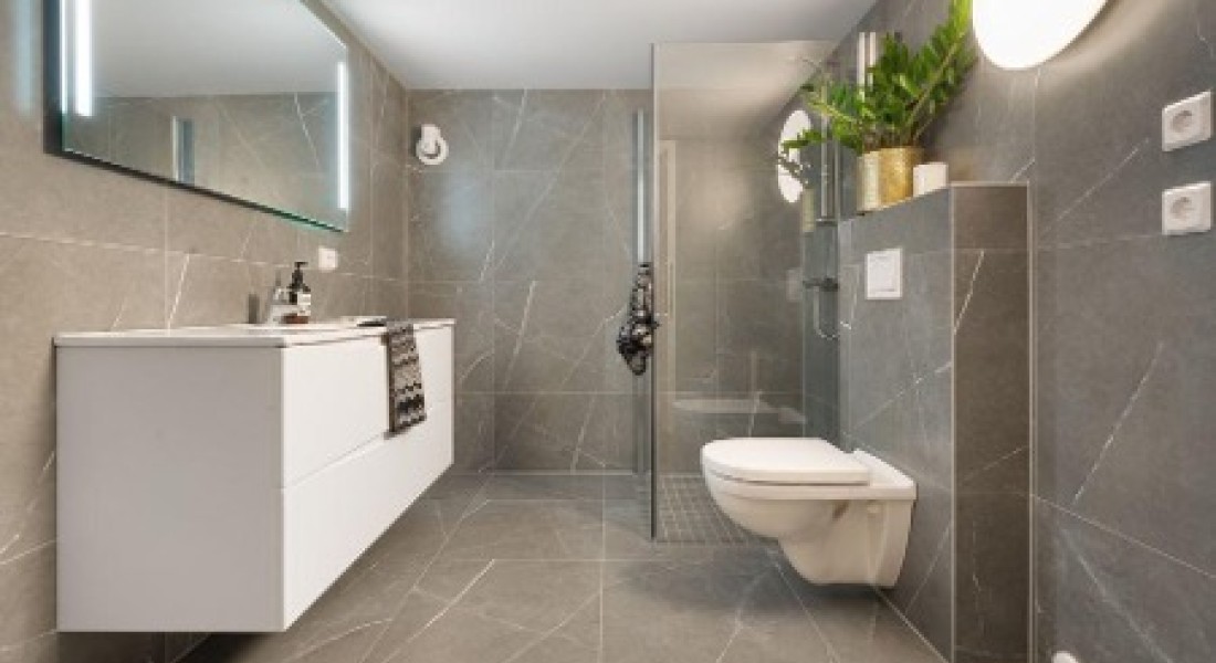Badkamer renoveren in Vlaanderen: welke vakmensen heb je nodig?
