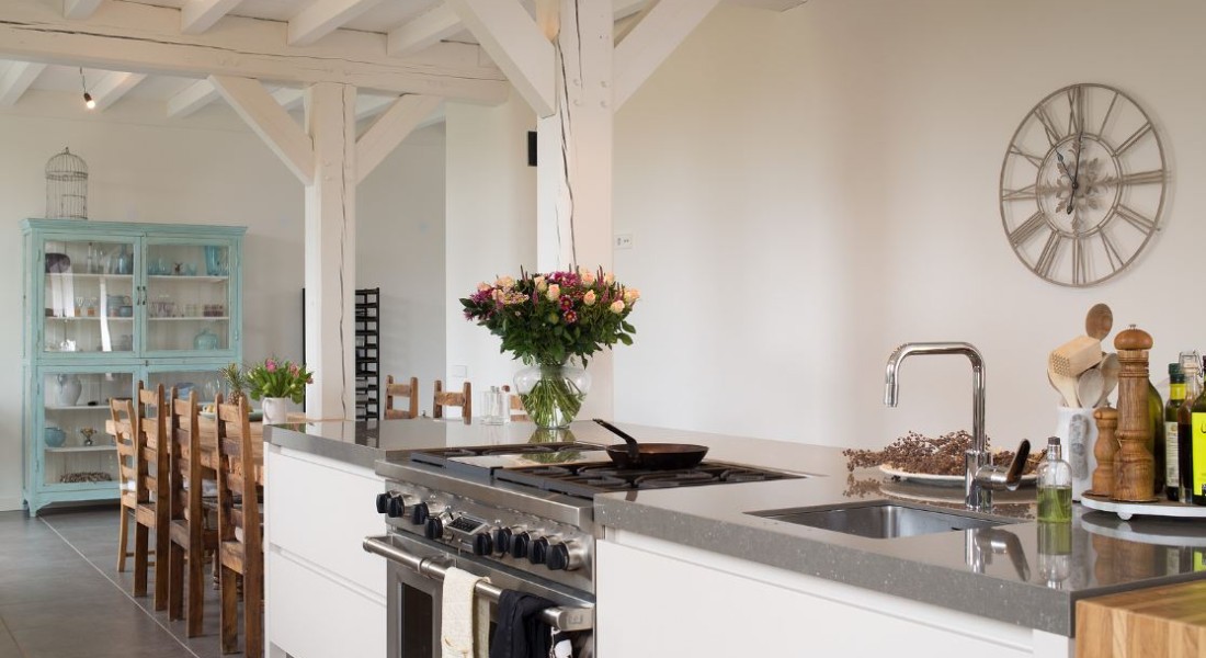 Landelijke of moderne keuken: welke stijl past bij jouw woning?