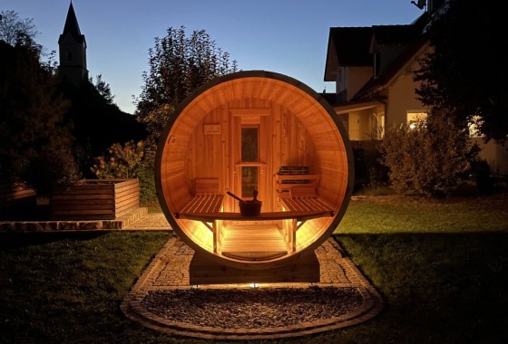 Buitensauna in het najaar: zo geniet je optimaal van wellness in eigen tuin