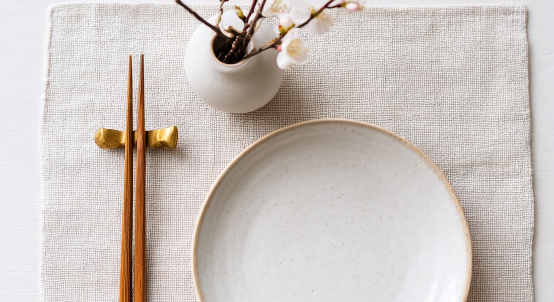 Zo laat je Japandi meubels en je vloer rustig samenwerken