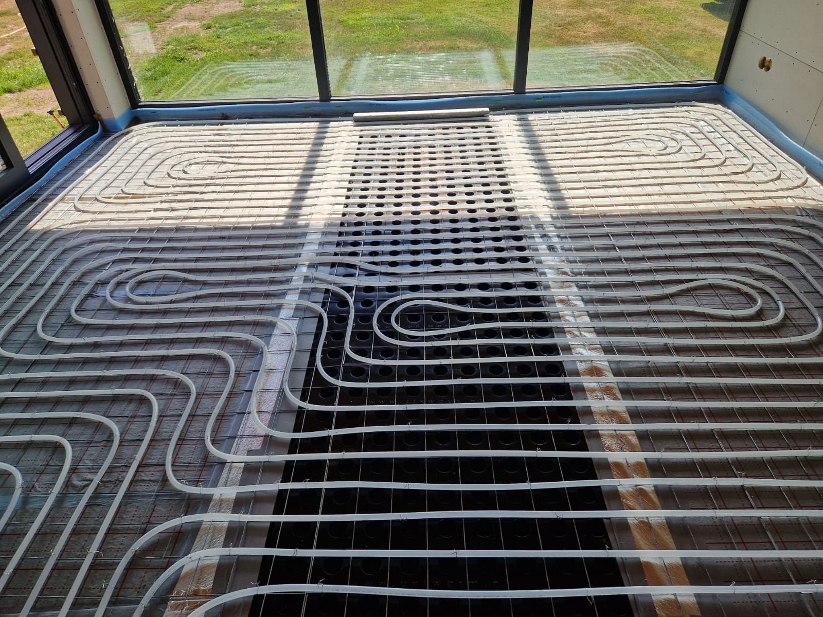 Ventilatievloer: verwarmen, koelen en ventileren | Uniwarm