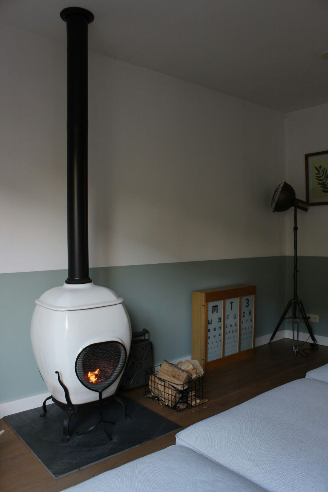 African Flame pothaard White Raku