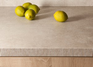 Toplaminaat met gefrijnde randlijst