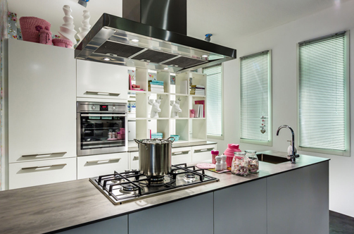 Uw KeukenSpeciaalzaak selectiv Modern Populair