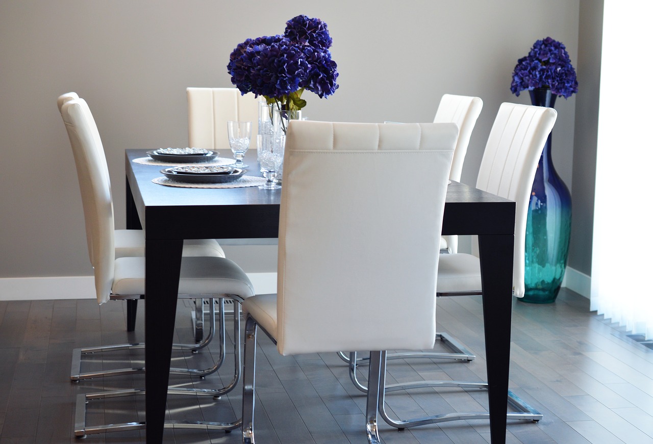 Welke eetkamer stoelen kies je? #eetkamer #stoelen #interieur