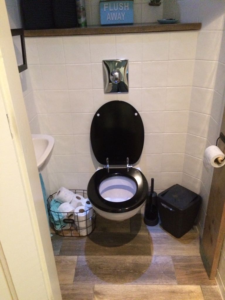 UW-woonmagazine blog pimp je saaie toilet 2 vloer door Styling ID