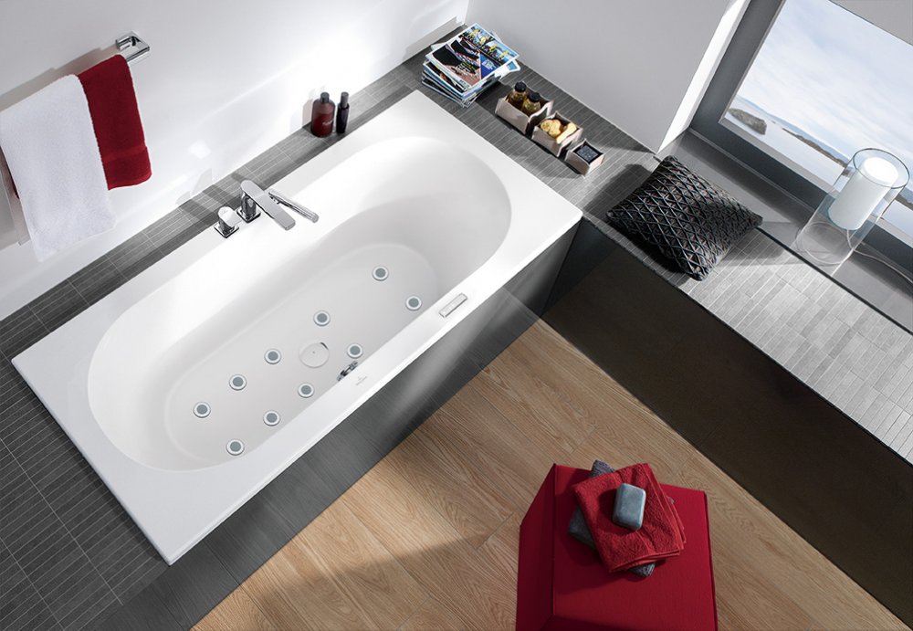 Bad met whirlpool van Villeroy Boch #bad #whirlpool #villeroyboch #badkamer