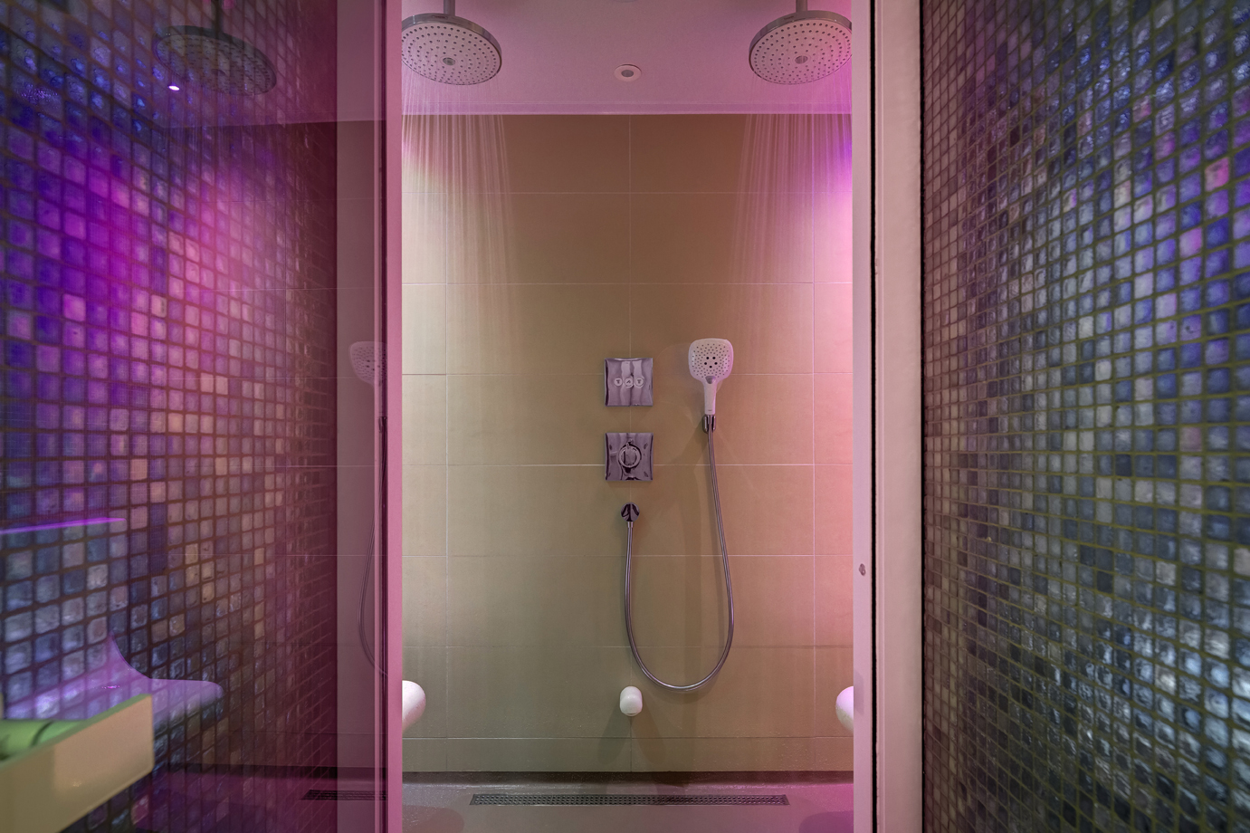 Cleopatra Wellness Inloopdouche Experience center