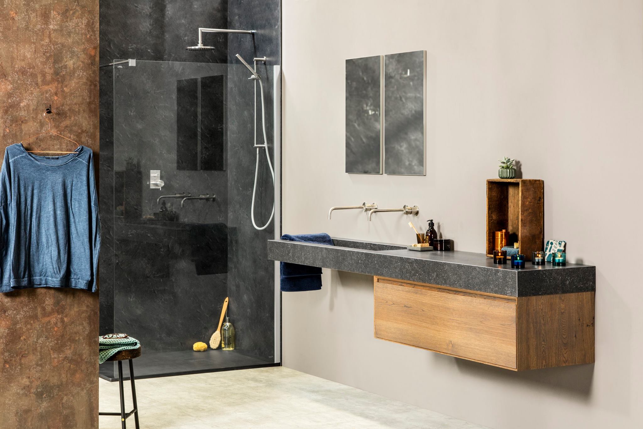 Badkamertrend Urban Jungle met badkamermeubel Lavanto Celio, wastafel van keramiek en kraan Flow - Dekker Zevenhuizen #badkamer