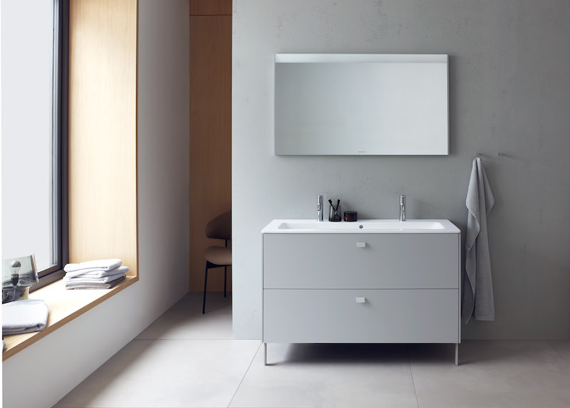 Philippe Starck in de badkamer. Duravit badkamermeubel met Me by Starck wastafel #badkamer #duravit #starck #badkamermeubel #wastafel