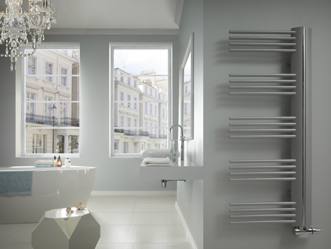 Badkamerinspiratie: radiatoren voor de badkamer. Via Laurens radiatoren #badkamerradiator #designradiator #badkamer