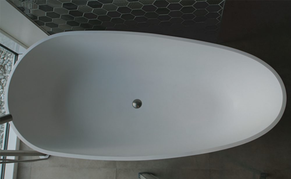 Vrijstaand bad LUVA1850 - assymetrisch ovaalvormig bad van Luca sanitair