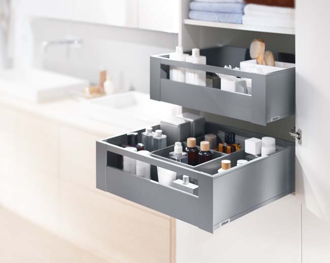 Badkamer opruimen. Badmeubel lade organizers en lade-indelingen Cubic van Orgalux en Blum lade Legrabox #badkamer #organizers