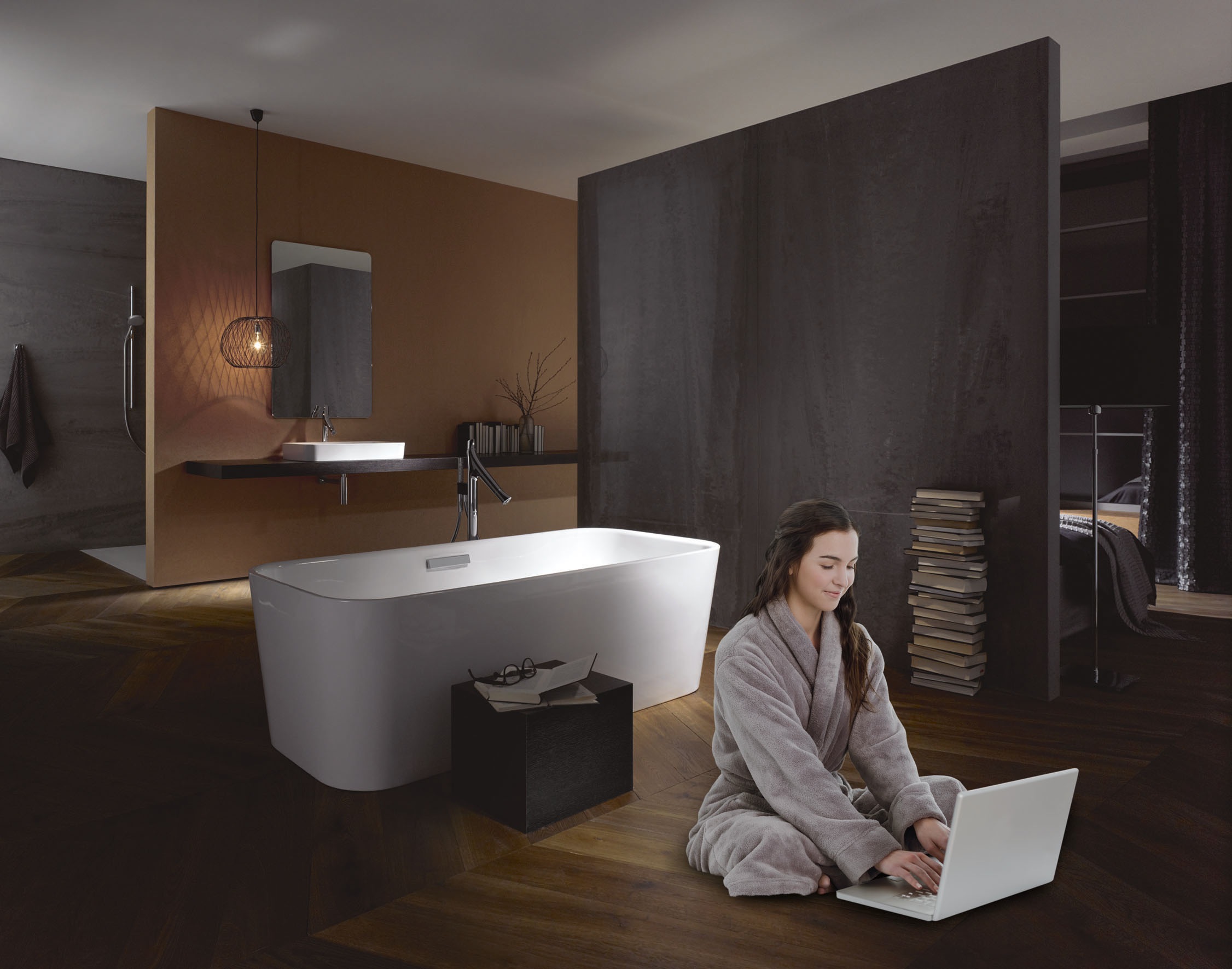 Mooie designradiator, voor de badkamer of elders in huis. Zilveren ...