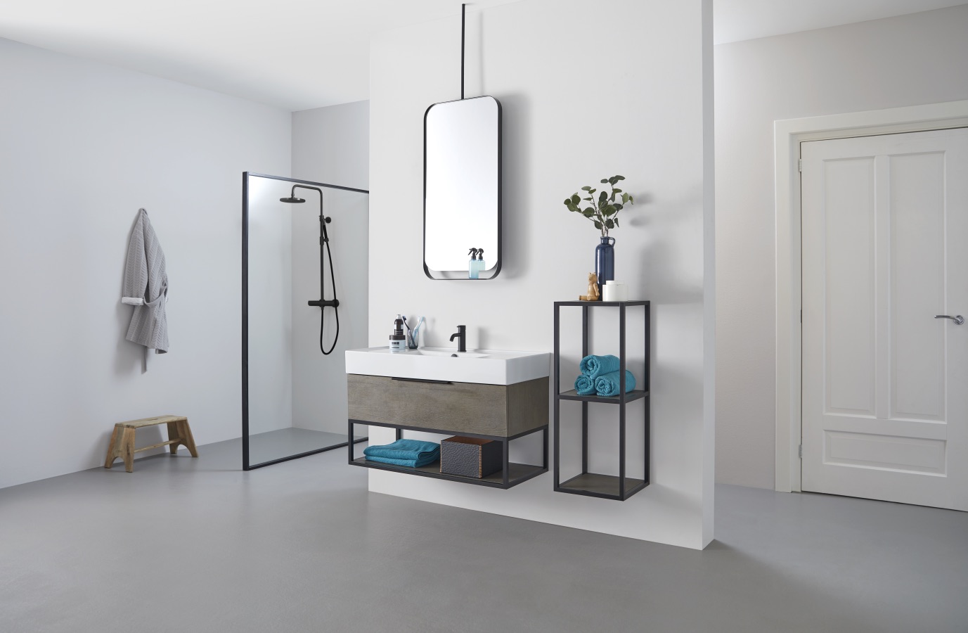 Beat badkamermeubel met wastafel Twenty van keramiek. Twenty van Thebalux #badkamer #wastafel #badkamermeubel