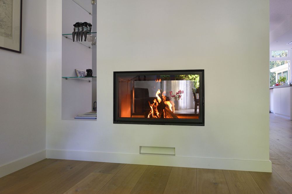 Tunnelhaard als ruimteverdeler interieur Heat haard openair #tunnelhaard #heat #heatconnect #interieur #haardinhetinterieur #uwhaard