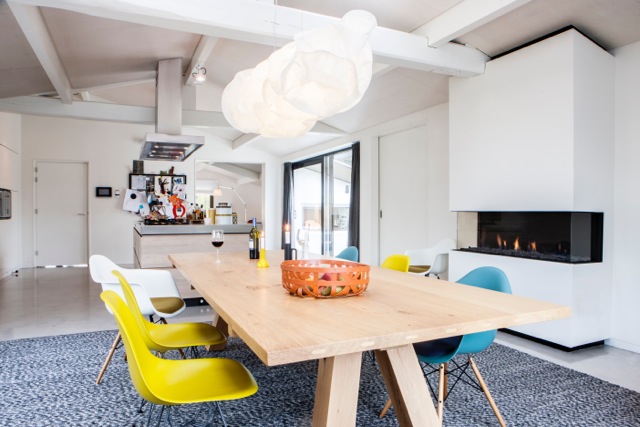 Brede gashaard in de woonkeuken - Triple XL van Faber Haarden