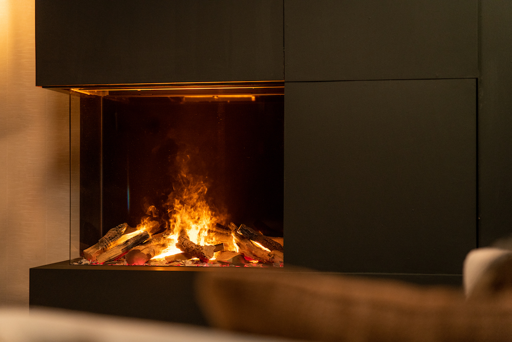 10 haardenideeen - elektrische haard met realistisch vuurbeeld met waterdamp. Faber e-matrix #faber #haard #faberfires #ematrix #elektrischehaard