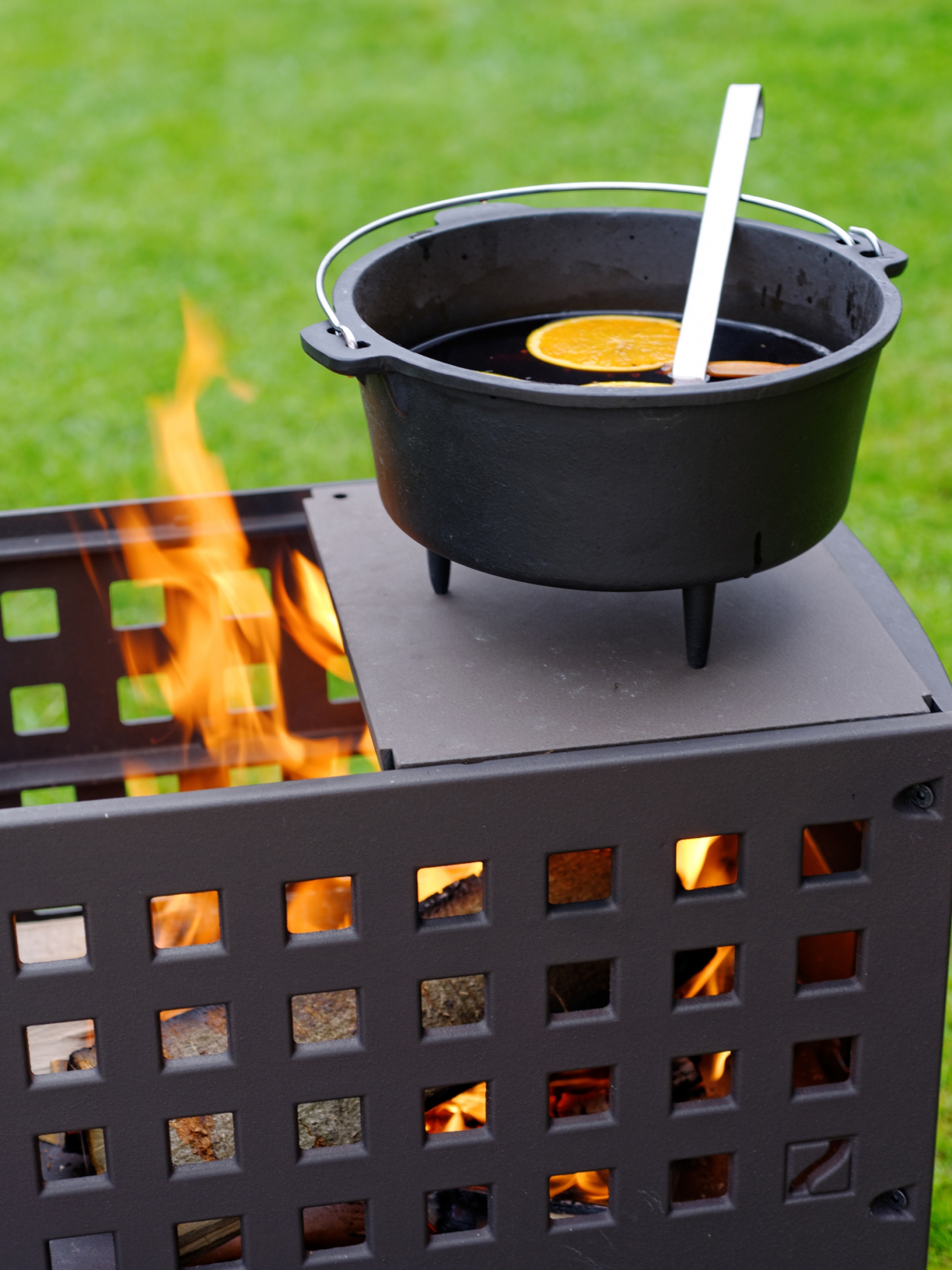 Barbecue en tuinhaard Outfire vuurbox Helex