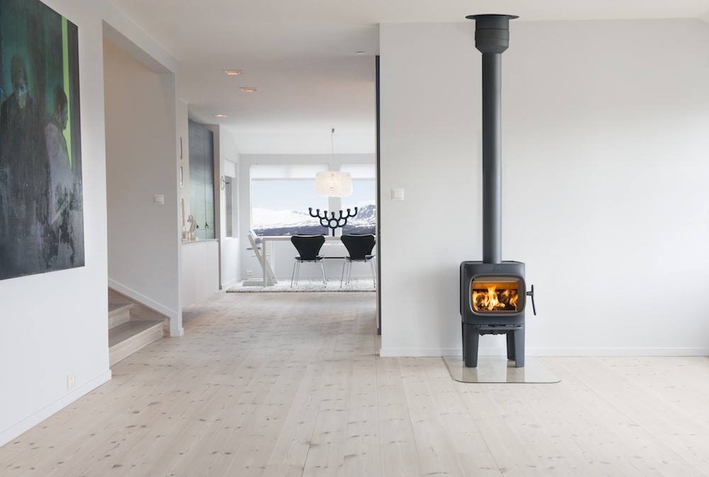 Houtkachel in huis. Jotul kachel F105 LL #jotul #houtkachel #kachel