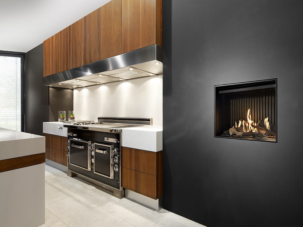 Haarden-trends voor deze winter - gashaard Kalfire G60-48F Designhaard in keuken #gashaard #kalfire #interieur #haard