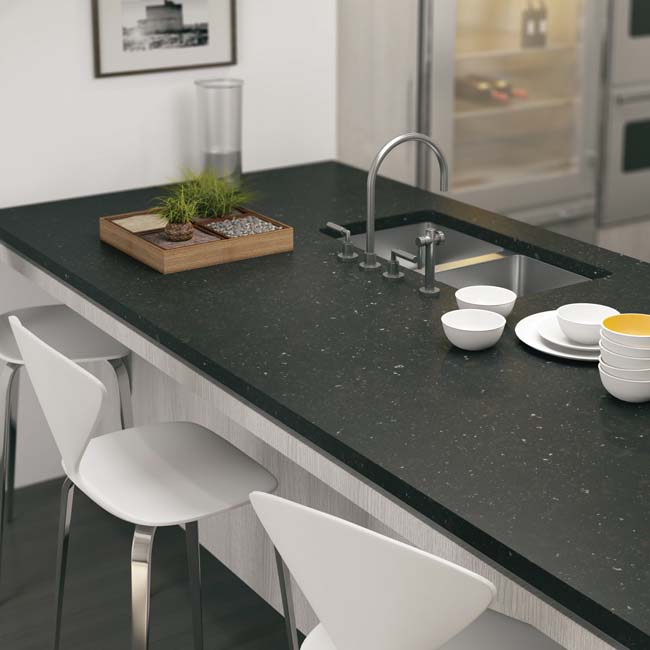Keuken met werkblad van composiet. Silestone Arden Blue via Arte