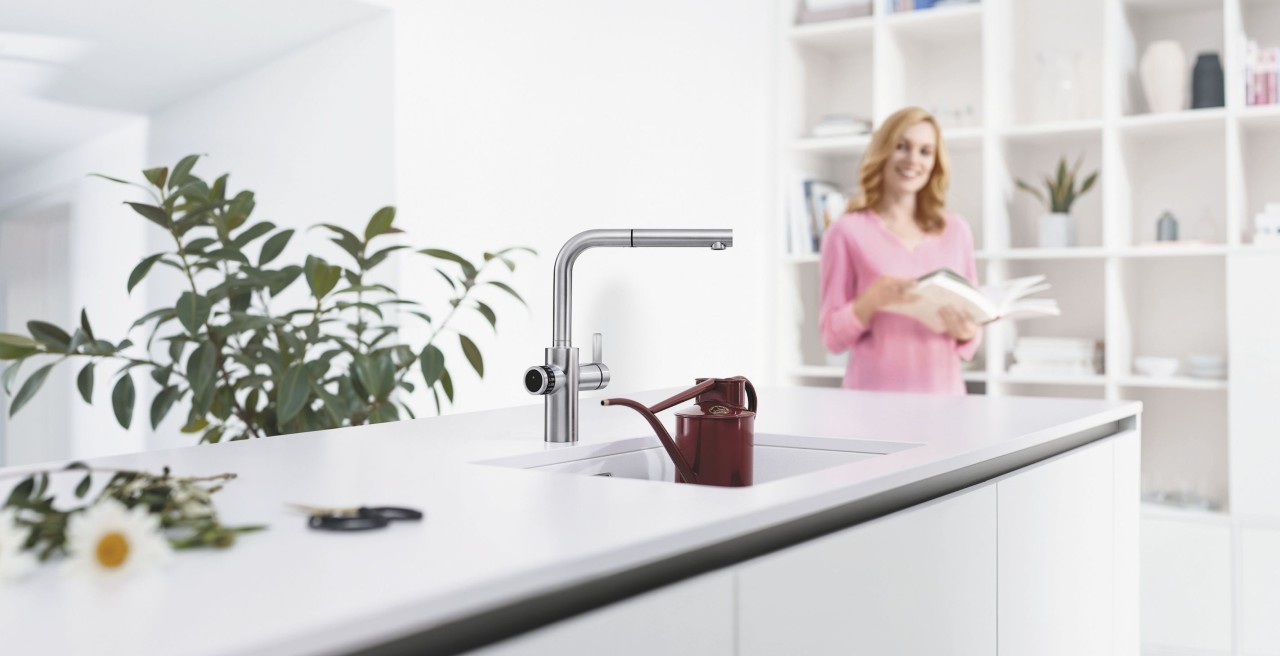 Innovatieve kraan voor de keuken. EVOL-s volumekraan van Blanco die hoeveelheden water precies kan afmeten met de volumeknop #kraan #keukenkraan #waterbesparen #evols #blanco #keuken #keukennieuws