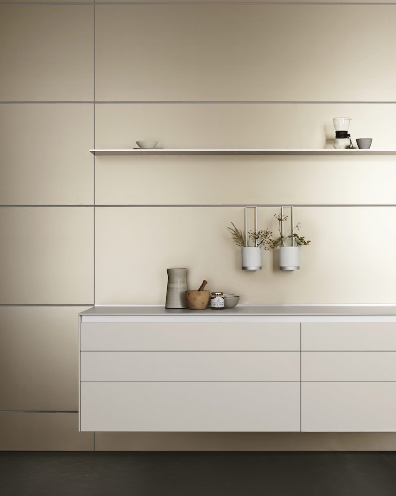 bulthaup keukenkasten met sideboard dat vloeiend overgaat in het woongedeelte #keuken