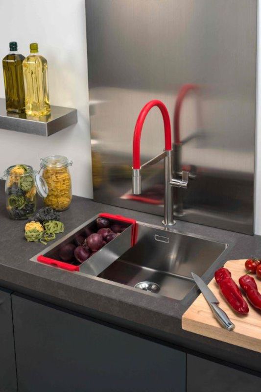 Gekleurde keukenkraan Caressi Colours #keuken #kraan #rood #caressi