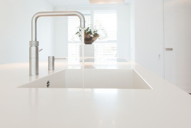 Keukenblad en spoelbak van Solid Surface - Dekker Zevenhuizen