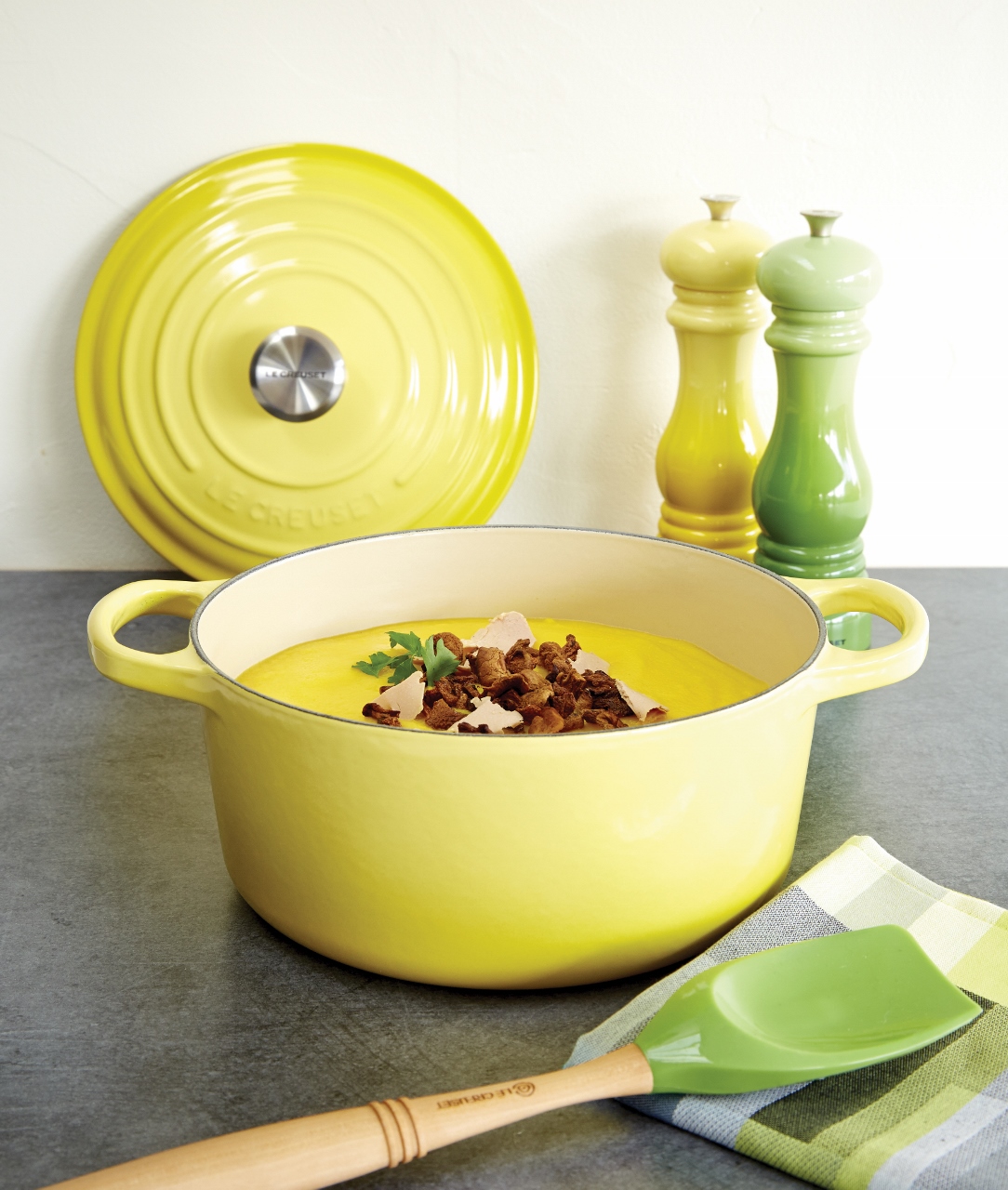 Le Creuset pan geel