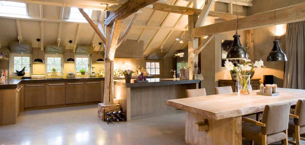 Op maat gemaakte landelijke keuken. Houten keuken in landelijke stijl van The Living Kitchen by Paul van de Kooi #keuken #houtenkeuken #landelijkestijl #landelijkwonen #keuken #paulvandekooi